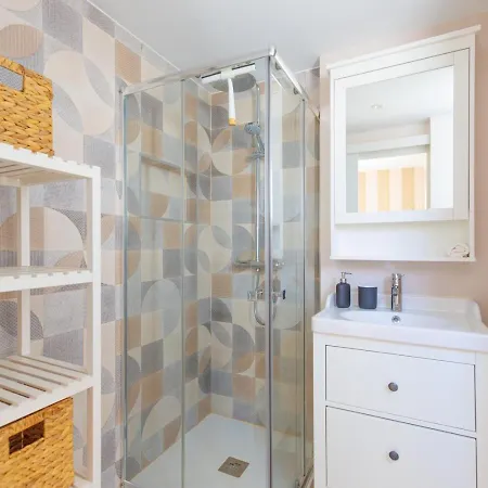 Tranquila Con Piscina Privada Vila