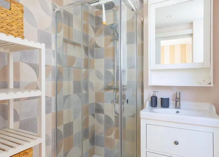 Tranquila Con Piscina Privada Vila